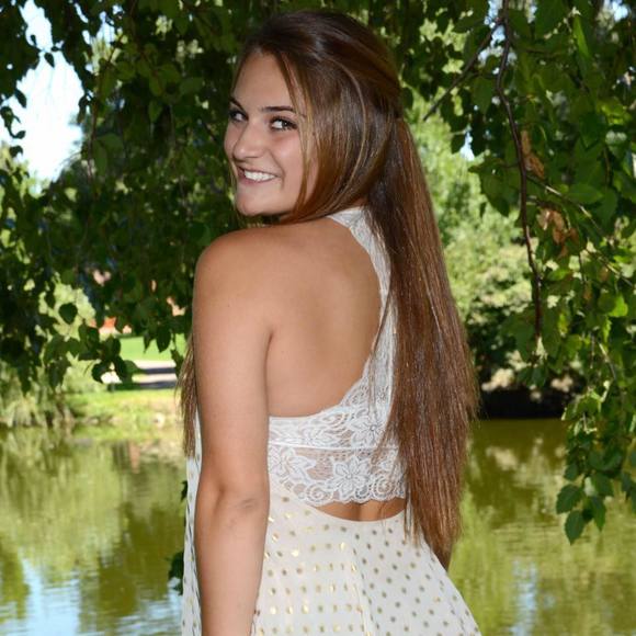 Meet your Posher, Nikoletta - Picture 1 of 1